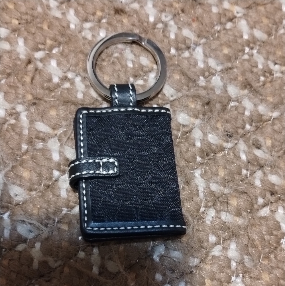 COACH Photo Keychain VINTAGE RARE - Picture 2 of 4